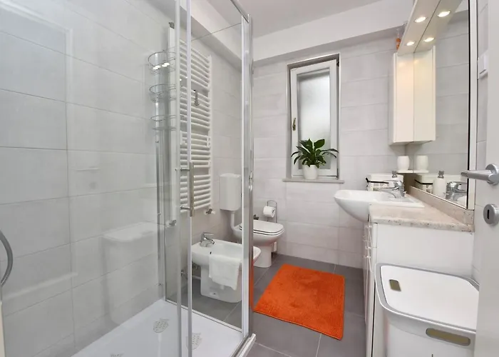 Lavizatic Pensionat 3*