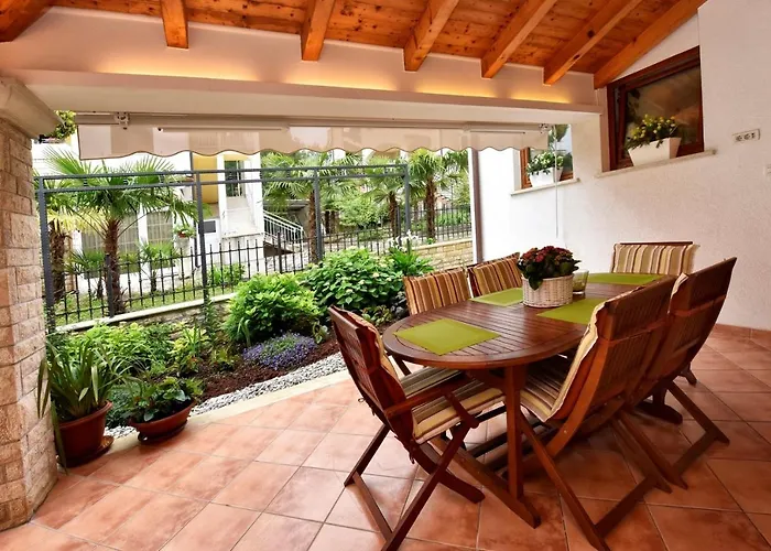 Lavizatic Pensionat 3*