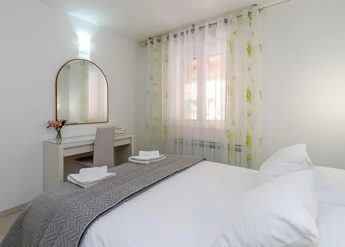 Pensionat Lavizatic 3*