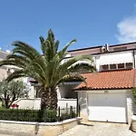 Lavizatic Guest house 3*