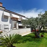 Lavizatic Guest house Porec