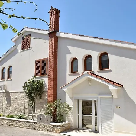 Lavizatic Gasthuis Poreč