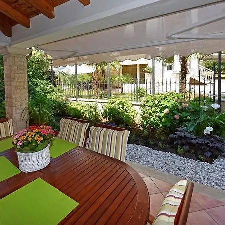 Guest house Lavizatic 3*