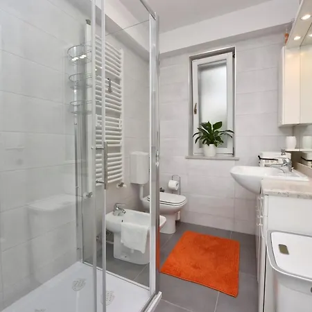 Lavizatic Guest house 3*