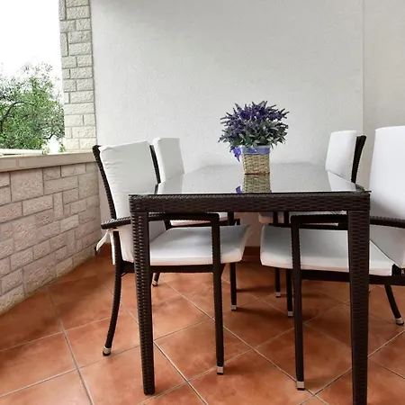 Guest house Lavizatic 3*