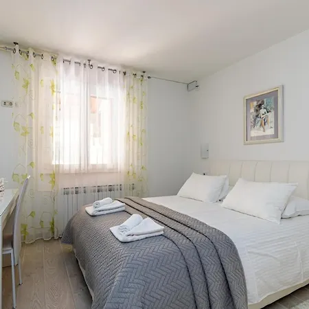 Lavizatic Guest house