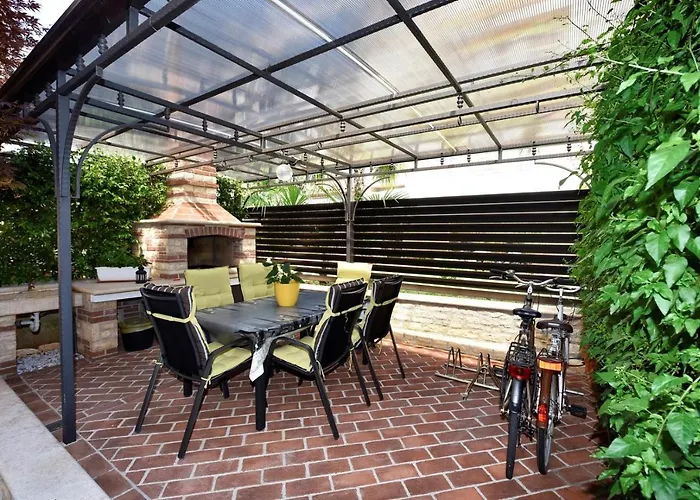 Πανσιόν Lavizatic 3*