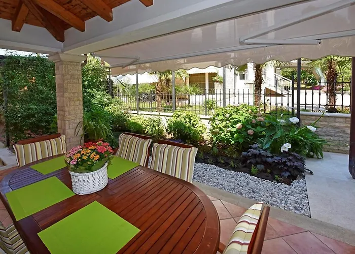 Πανσιόν Lavizatic 3*