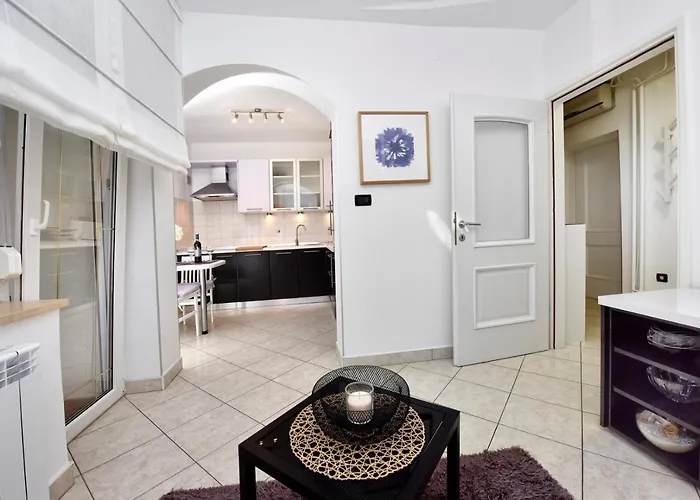 Πανσιόν Lavizatic 3*